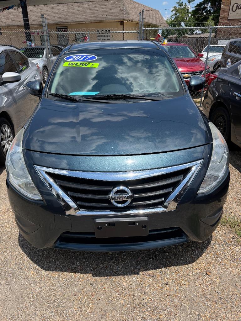 2017 Nissan Versa 1.6 SV CVT's photo